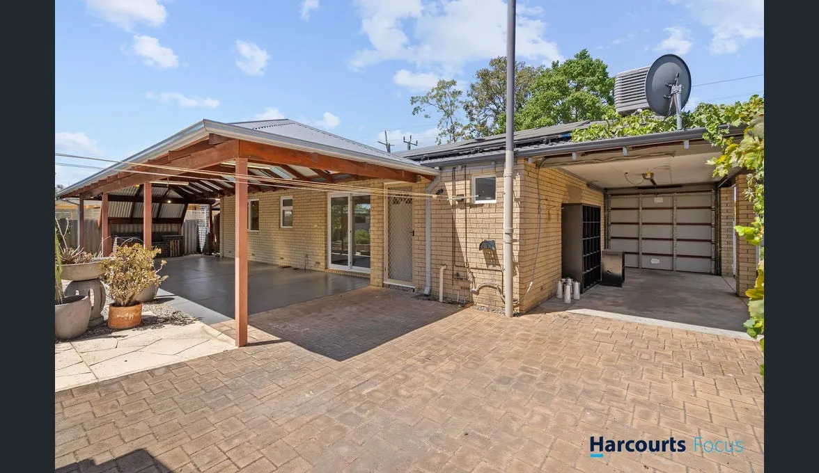 87 Queensville Avenue, Lynwood